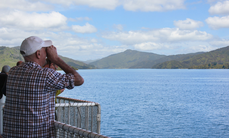 Interislander Kaitaki Onboard Man with Binoculars End of Grove Arm RH5573 ResizedImageWzk1MSw1NzVd