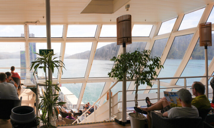 800x480Interislander Kaitaki Onboard Lookout Lounge Leaviing the sounds Wide RH4498 03 copy ResizedImageWzgwMCw0ODBd