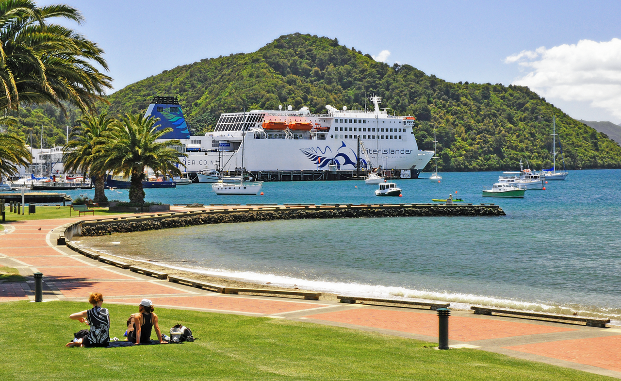 Kaitaki in Picton
