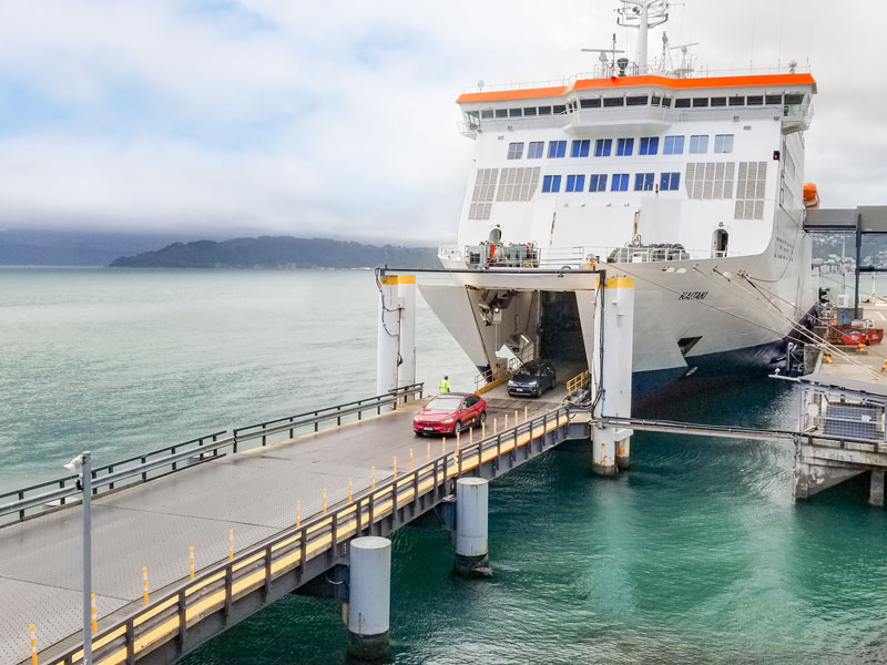 Interislander Kaitaki priority dismbark cars unloading 800x600