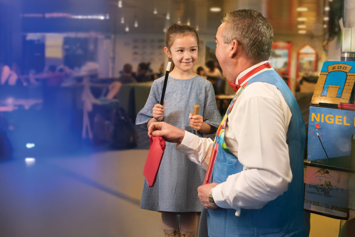 Interislander Magician Nigel Kennedy with girl